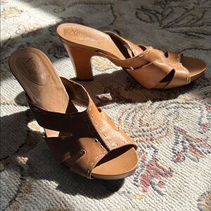 Vintage Clark’s brown leather open toe heel